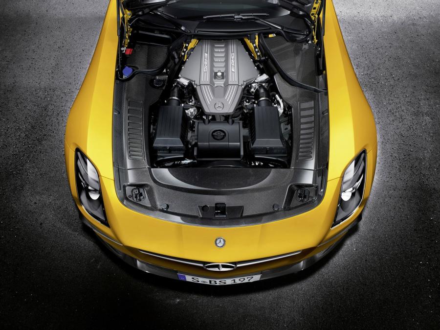  Mercedes-Benz SLS AMG Coupe Black Series 2014 года  (фото 2 из 23)